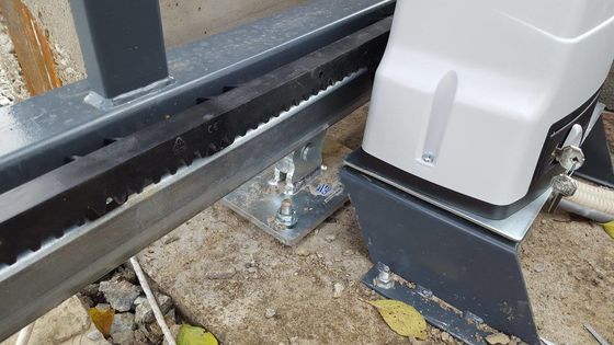 1000 X 12 X 30 Mm 슬라이딩 게이트 랙 철 자동 슬라이딩 게이트 스틸 랙 나일론